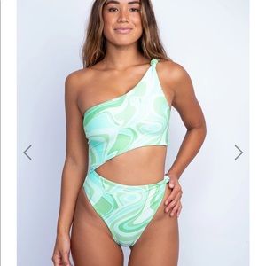 Skatie -Nicole -Bermuda one piece